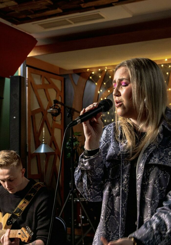 LD Systems Live Sessions: EVALINA performs at Signal House Studios
