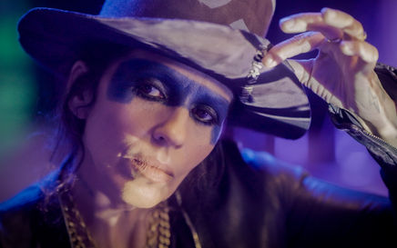 Linda Perry Talks Songwriting Confessions, Saving 'What's Up?' And Her First Track In 15 Years